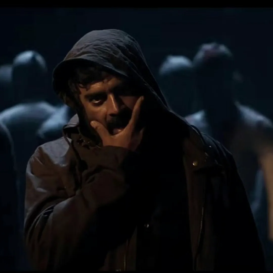 Production behind-the-scenes photograph 13