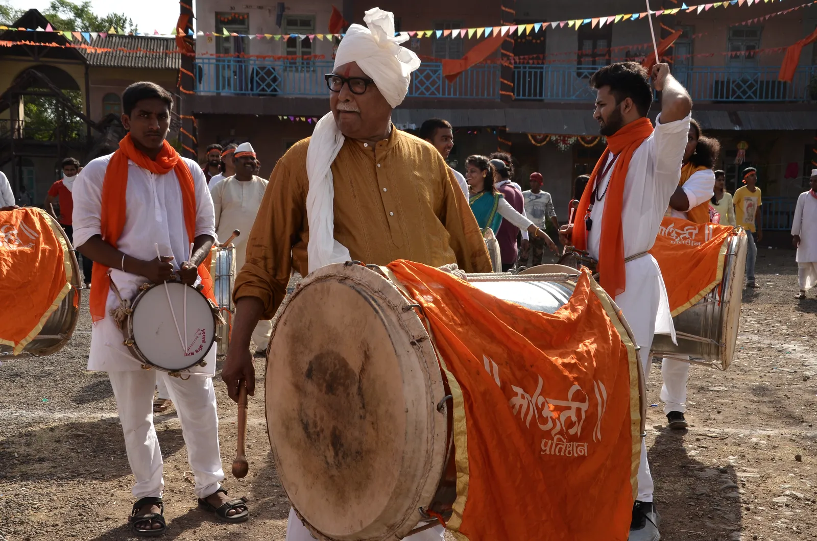 India film production behind-the-scenes photograph 30