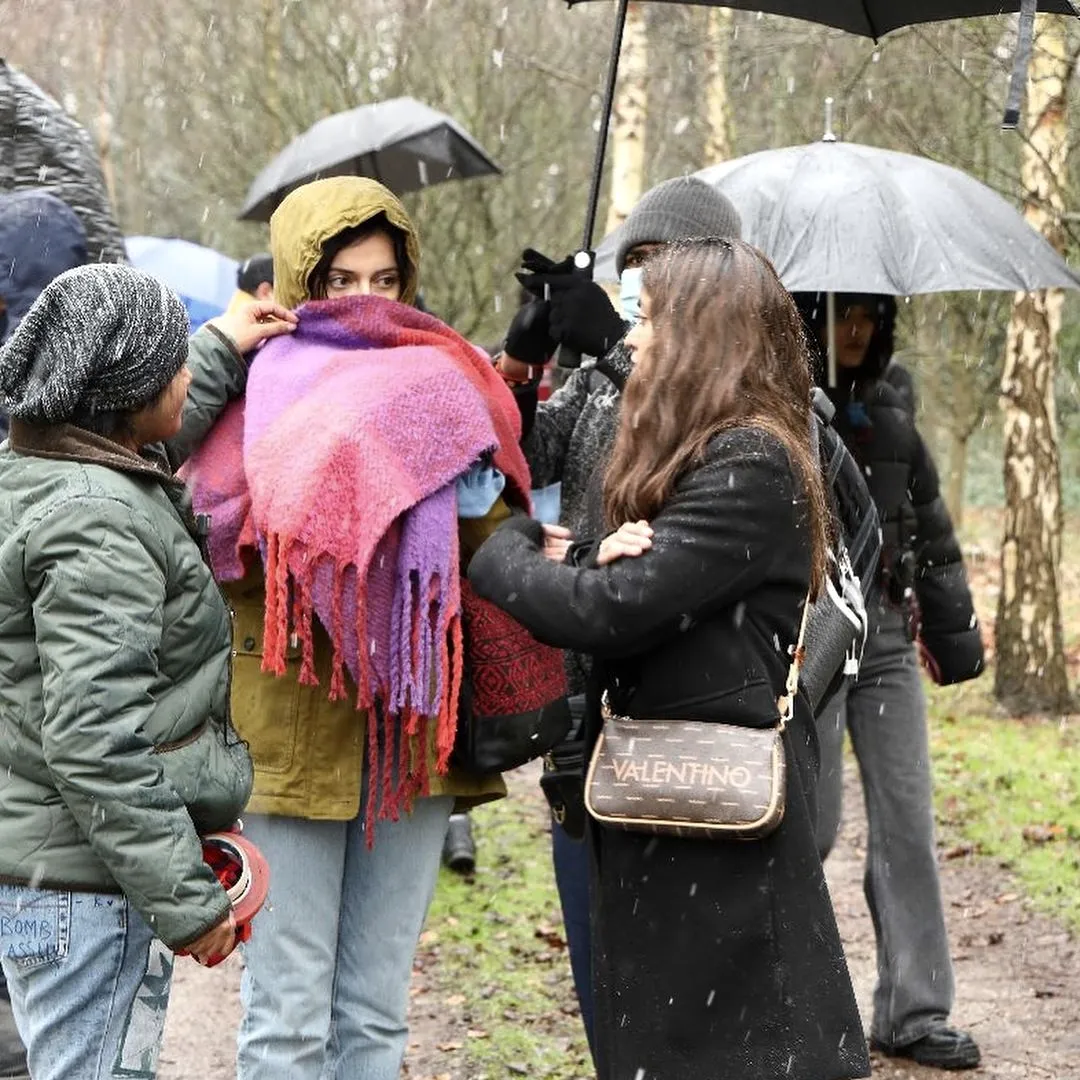 Production behind-the-scenes photograph 33
